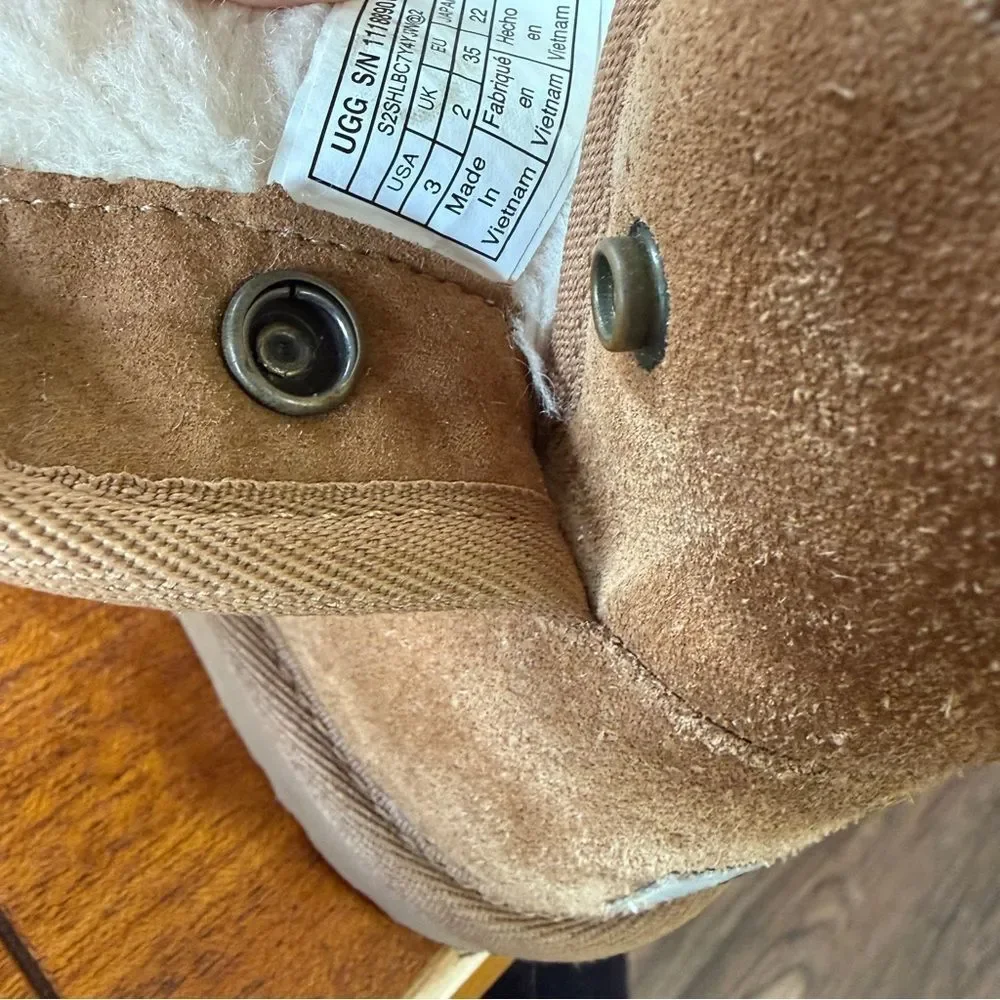UGG Jona Suede Boots in Chestnut With a Snap Closure Size 3
